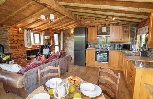 Briggswath Cottage | STAG LODGE HOLIDAY RETREAT, pet friendly, with hot tub in Whitby