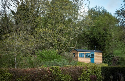 Baslow Cottage | Stag Shepherd's Hut/Chatsworth Estate