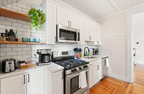 Saratoga Springs Apartment | Stained Glass Retreat by Saratoga Stays