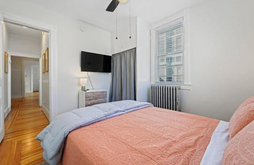 Saratoga Springs Apartment | Stained Glass Retreat by Saratoga Stays