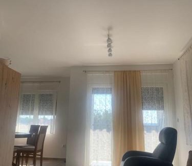Mladenovac Apartment | Stan na dan Djole