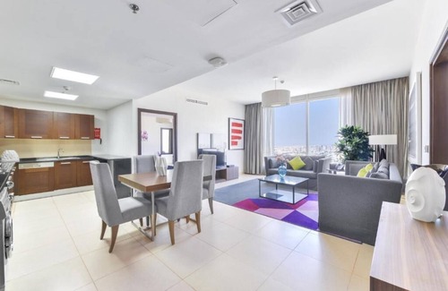 Sheikh Zayed Road Apartment | Standard 2 Bedroom w/Infinity Pool Near DWTC