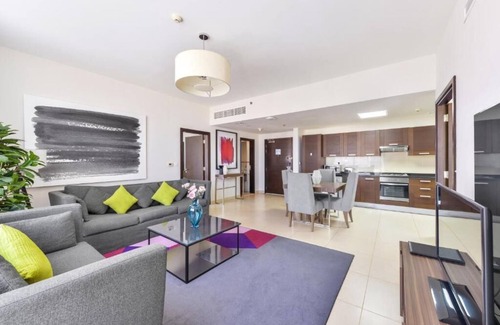 Sheikh Zayed Road Apartment | Standard 2 Bedroom w/Infinity Pool Near DWTC