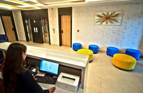Jadaf House | Standard King Or Twin Room Near Al Jadaf Metro