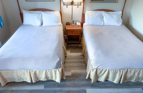 Boothbay Harbor Cabin | Standard King Room - 1 King Bed
