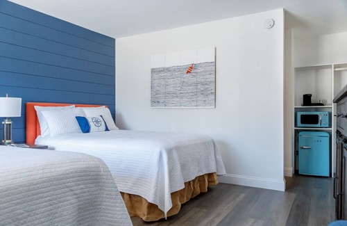 Boothbay Harbor Cabin | Standard King Room - 1 King Bed