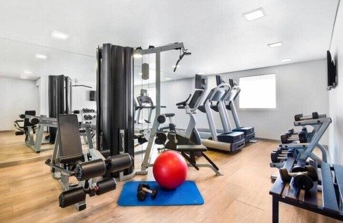 Al Majaz Apartment | Standard Room Near by Medicare hospital Sharjah