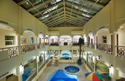 Al Majaz Apartment | Standard Room Near by Medicare hospital Sharjah