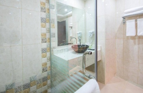 Old Dubai House | Standard Room Near Talal Supermarket By Luxury Bookings