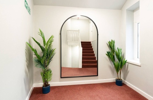 Newcastle-upon-Tyne Apartment | Standard Twin Room - Shared