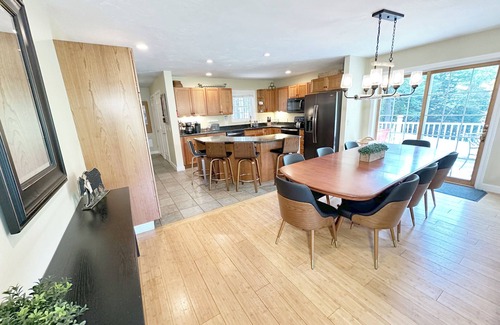 Bartlett House | Stanton Overlook Lodge @Attitash Sleeps 18