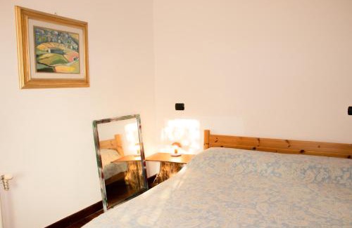 Budrio House | Stanza in Villa immersa nel verde con WiFi Vicino Bologna