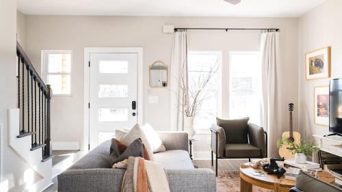 Talbot's Corner Apartment | Stapleton McGraw by AvantStay 2 Units Sleeps 16 Spacious Home in Nashville