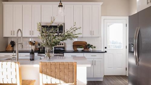 Talbot's Corner Apartment | Stapleton McGraw by AvantStay 2 Units Sleeps 16 Spacious Home in Nashville
