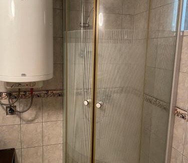 Orasac Apartment | Starčević apartmani Orašac Aranđelovac OBAVEŠTENJE Proveriti raspoloživost putem poruke zbog učestalih lažnih rezervacija