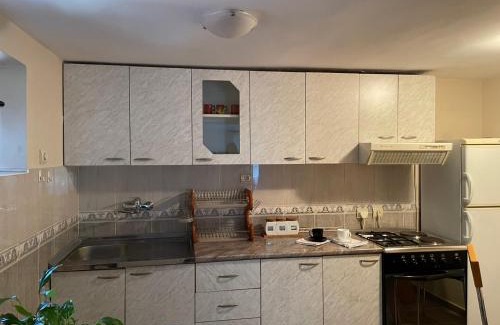 Orasac Apartment | Starčević apartmani Orašac Aranđelovac OBAVEŠTENJE Proveriti raspoloživost putem poruke zbog učestalih lažnih rezervacija
