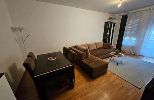 Novi Beograd Apartment | Star Belville