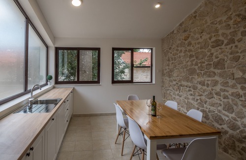 Trn House | 'Stara kuća Estate' ( Old Houses Estate)