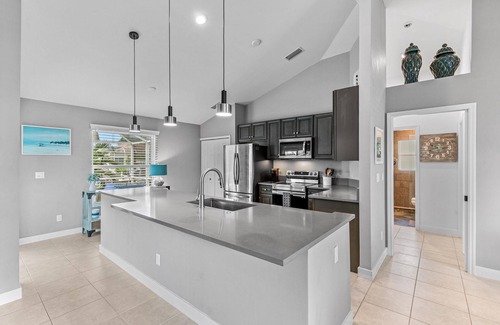 Marco Island House | Starfish Court-Coastal 3 BDR/2BA Waterfront Pool Home