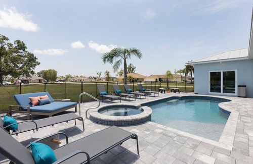 Punta Gorda House | Starfish Retreat Private Spa Pool Home Burnt Store Village Dog Friendly!