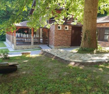 Mladenovac Resort | Stari Vujadin