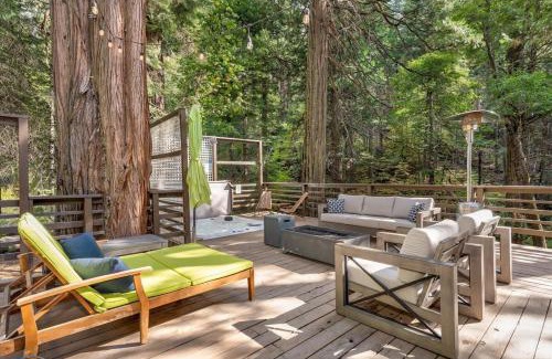 Sugar Pine House | Starlight Cabin