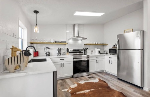 Canyon Lake Cabin | Starlight Horizon Cabins C+D – Side-by-Side Group Retreat | Pet-Friendly Texas H