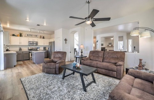 North Las Vegas House | Starling Mesa | Extended Stay Modern Vegas