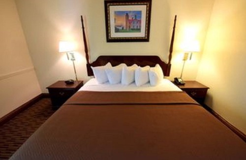 Mackinaw City Hotel | Starlite Budget Inn