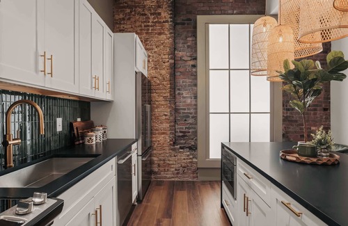 Arts District House | Starr Piano: Carraway Suite – Brand New!