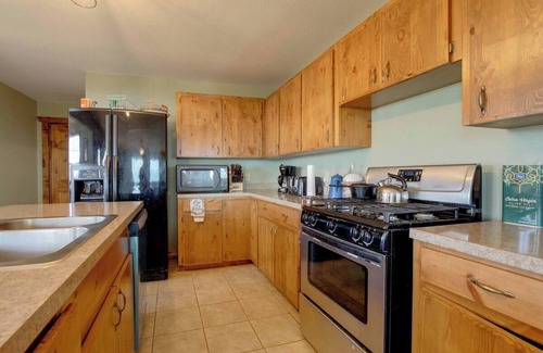 Westcliffe Cabin | Starry Peaks Lodge - a mountain all to yourself. Get away or stay connected.