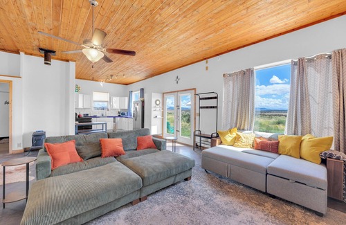 Claunch Apartment | Starry Sky + Serene Setting: Rural New Mexico Gem