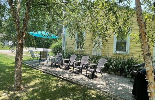 Geneva-on-the-Lake Cottage | Starshine Cottage - Geneva on the Lake - Renovated and Ready to Rent