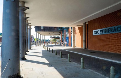 Ipswich Apartment | Starview Apartment-Key Street