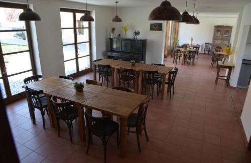 Nizbor House | Statek Krkavčí Hora