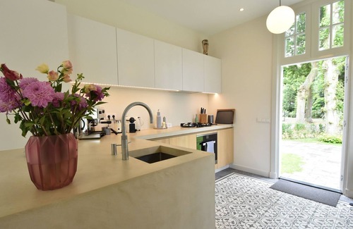 Bergen Villa | Stately Villa in Bergen near the Forest