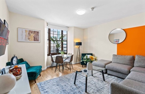Brighton City Centre Apartment | Station 10 Beds | Contractor | Central | Sleeps 12