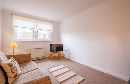Lanark Apartment | Station Apartment in Lanark