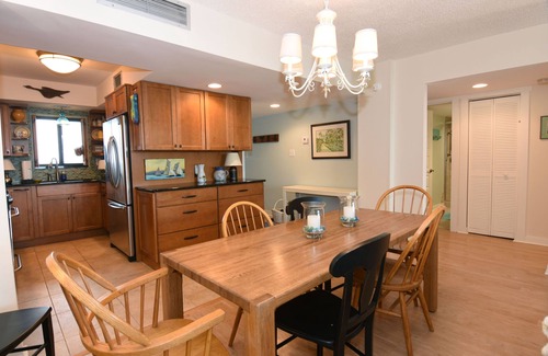 Wrightsville Beach Condo | Station One - 4E Coulter-Oceanfront condo with community pool, tennis, beach