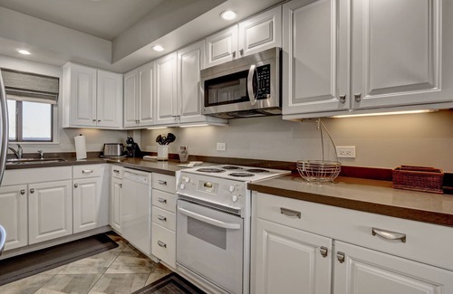 Wrightsville Beach Condo | Station One - 3D CoCo's Place- Oceanfront condo community pool, tennis, beach