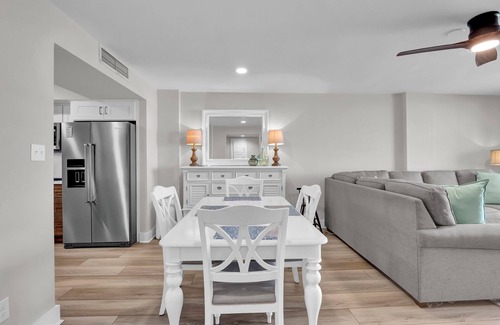Wrightsville Beach Condo | Station One - 2D- Oceanfront condo community pool, tennis, beach