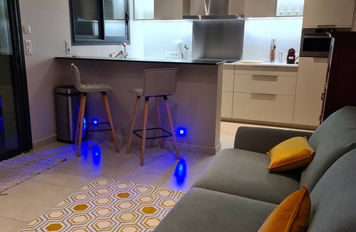 Brive-la-Gaillarde Apartment | Stay 2 people swimming pool