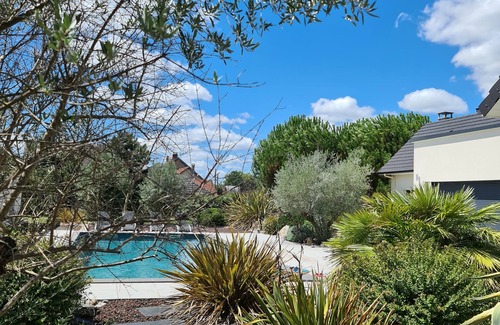 Brive-la-Gaillarde Apartment | Stay 2 people swimming pool
