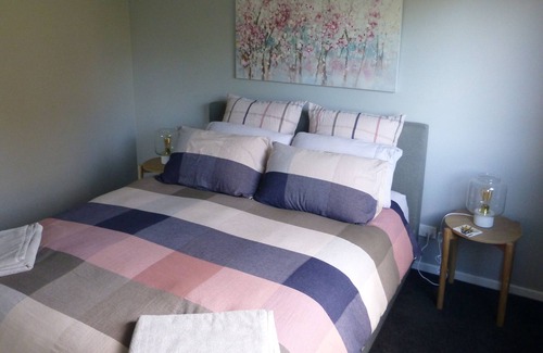 Little Forest Cabin | Stay 5 mins from Milton in a new private farm stay cabin