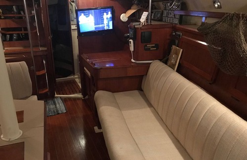 North Carolina Coast Boat Rental | Stay Aboard Our 40-Foot Private Sailing Yacht w/2 Cabins — private slip & AC!