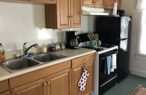 Woodstock House | Stay and Play! Walk to Town, Onsite Restaurant, Golf Included.