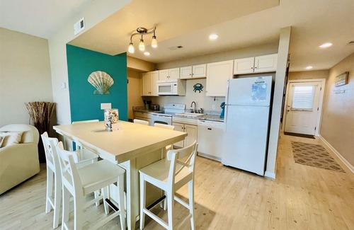 Hatteras Condo | Stay and Relax at Finns Up! Wonderful views of the Pamlico Sound