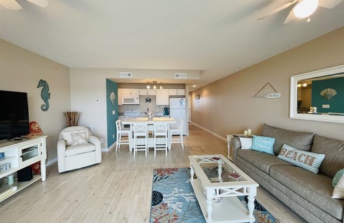 Hatteras Condo | Stay and Relax at Finns Up! Wonderful views of the Pamlico Sound