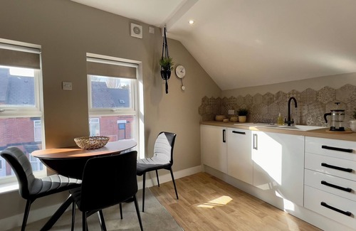 Sheffield Apartment | Stay Angels - Cosy Boho Apartment~ Sheffield
