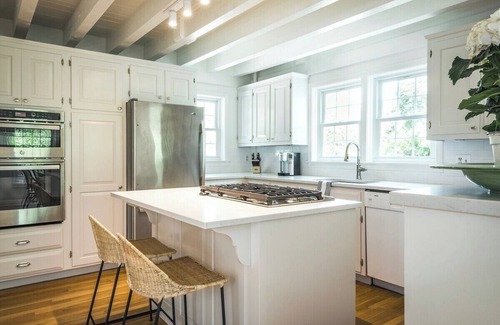 Gloucester House | Stay at Lighthouse Beach